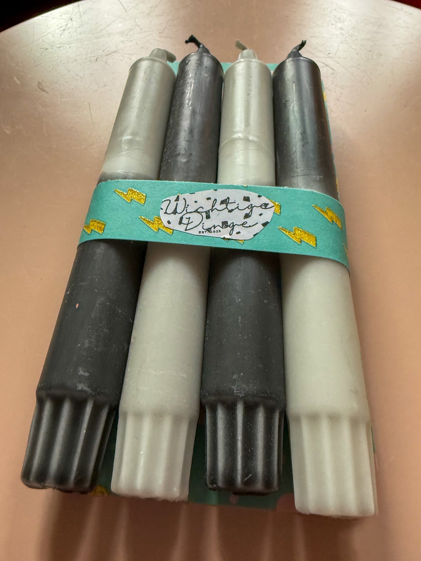 Neon Dip Dye Kerzen 4er Set Grau Schwarz - Handgefärbt | Premium Dekoration WichtigeDinge