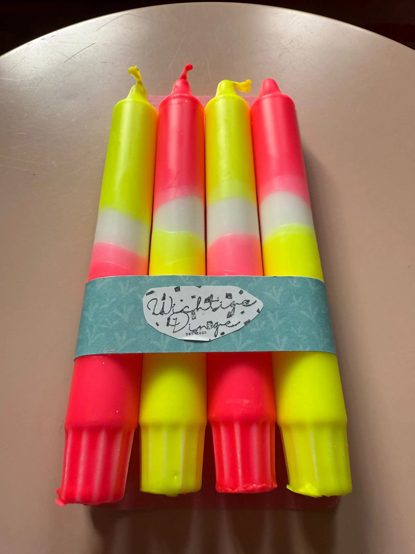 Neon Dip Dye Kerzen 4er Set Pink & Gelb - Handgefärbt Premium Dekoration WichtigeDinge