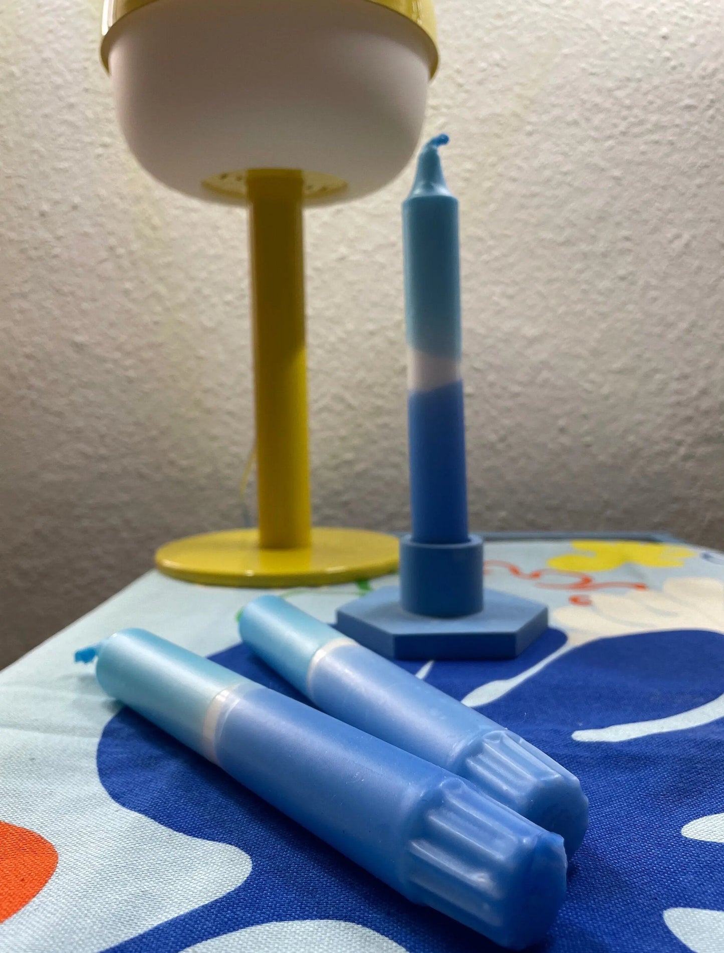 Handgefertigte Dip Dye Kerzen in maritimen Blautönen - Hellblau und dunkelblau - perfekte Deko Mein Shop