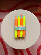 Neon Dip Dye Kerzen 4er Set Orange Gelb - Handgefärbt | Premium Dekoration WichtigeDinge