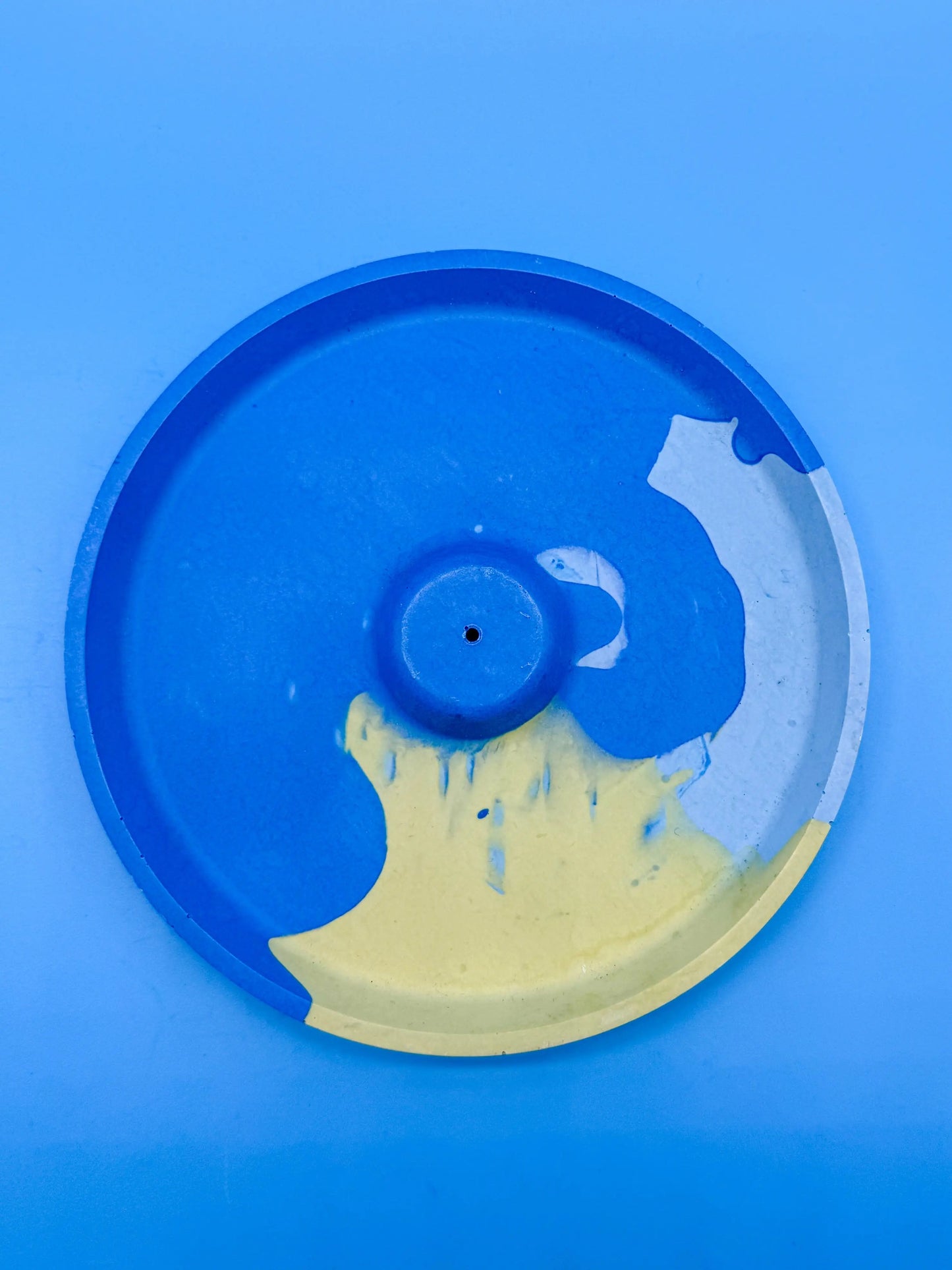 Räucherstäbchenhalter rund blau gelb - Handgemachte Designer Deko WichtigeDinge