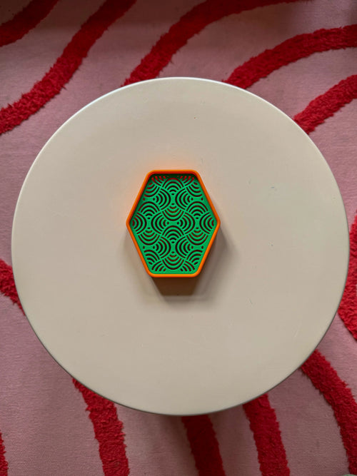 3D-gedruckte Seifenschale – Hexagon Orange Grün von WichtigeDinge