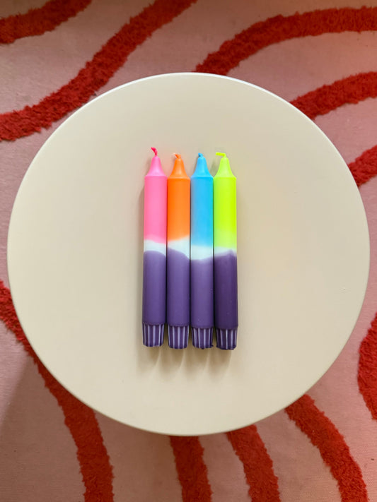 Neon Dip Dye Kerzen 4er Set Lila - Handgefärbt Premium Dekoration WichtigeDinge