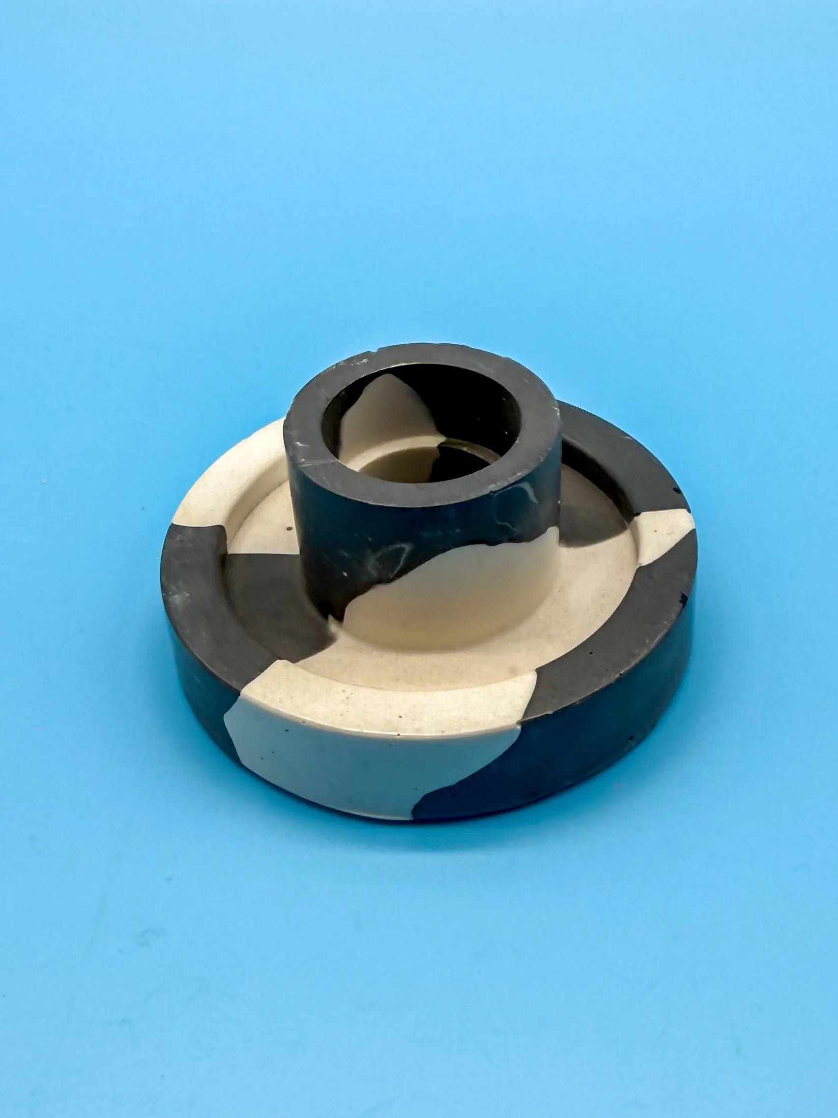 Handgemachte Jesmonite Kerzenständer Schwarz Weiß - Designer Deko Rund Mein Shop