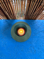 3D-gedruckte LED Teelicht Lampe – Olivgrüner spitzer Schirm & roter Fuß WichtigeDinge