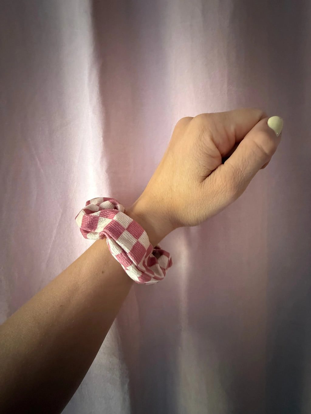 Kariertes Scrunchie Rosa - Süßer Haargummi im Karo-Muster Mein Shop