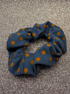 Scrunchie Blau mit Gelben Punkten – gepunktete Haargummi Mein Shop