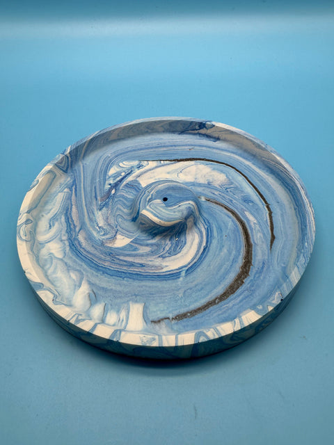 Jesmonite Räucherstäbchenhalter rund – Blauer Marble Look von WichtigeDinge