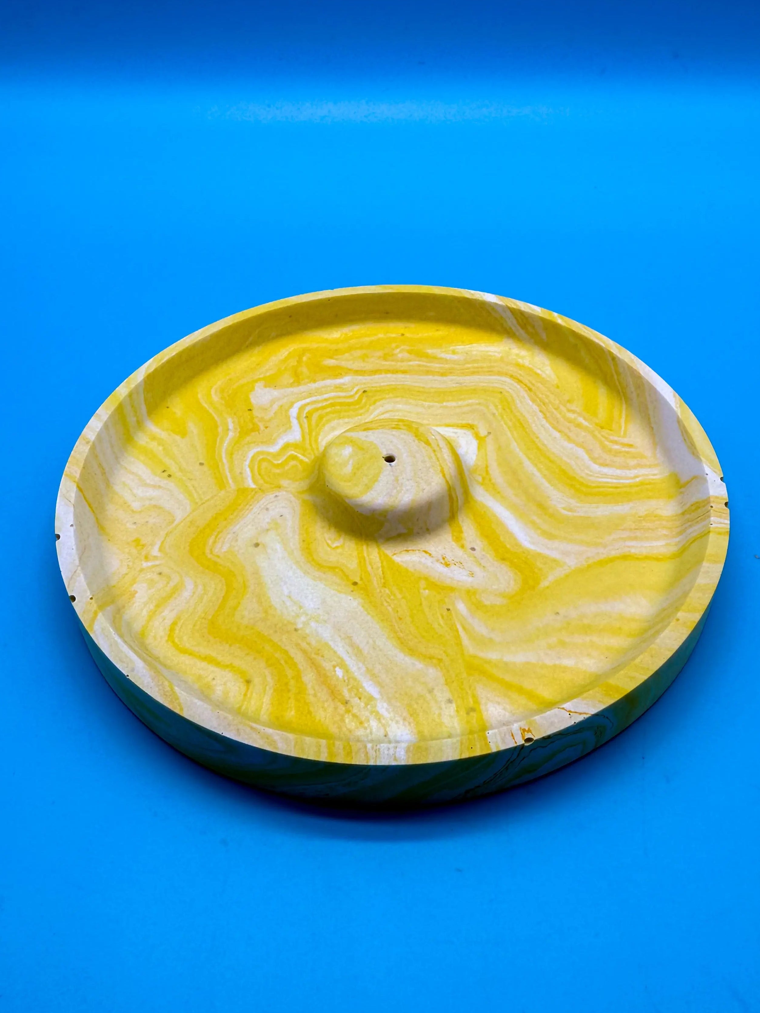 Räucherstäbchenhalter Rund Gelb Marble Look - Handgefertigt aus Jesmonite | Designer Deko WichtigeDinge