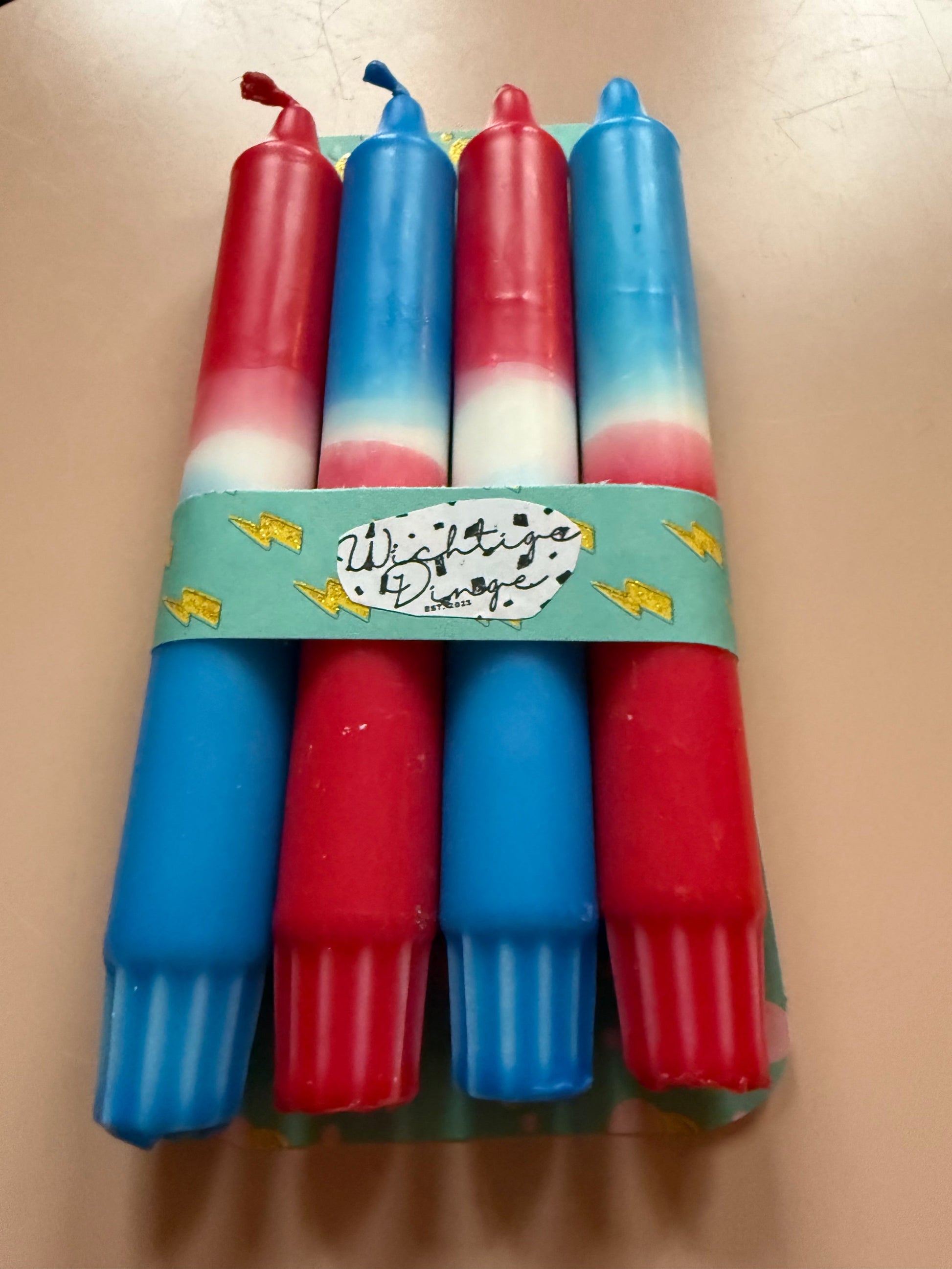 Neon Dip Dye Kerzen 4er Set Rot Blau - Handgefärbt | Premium Dekoration WichtigeDinge