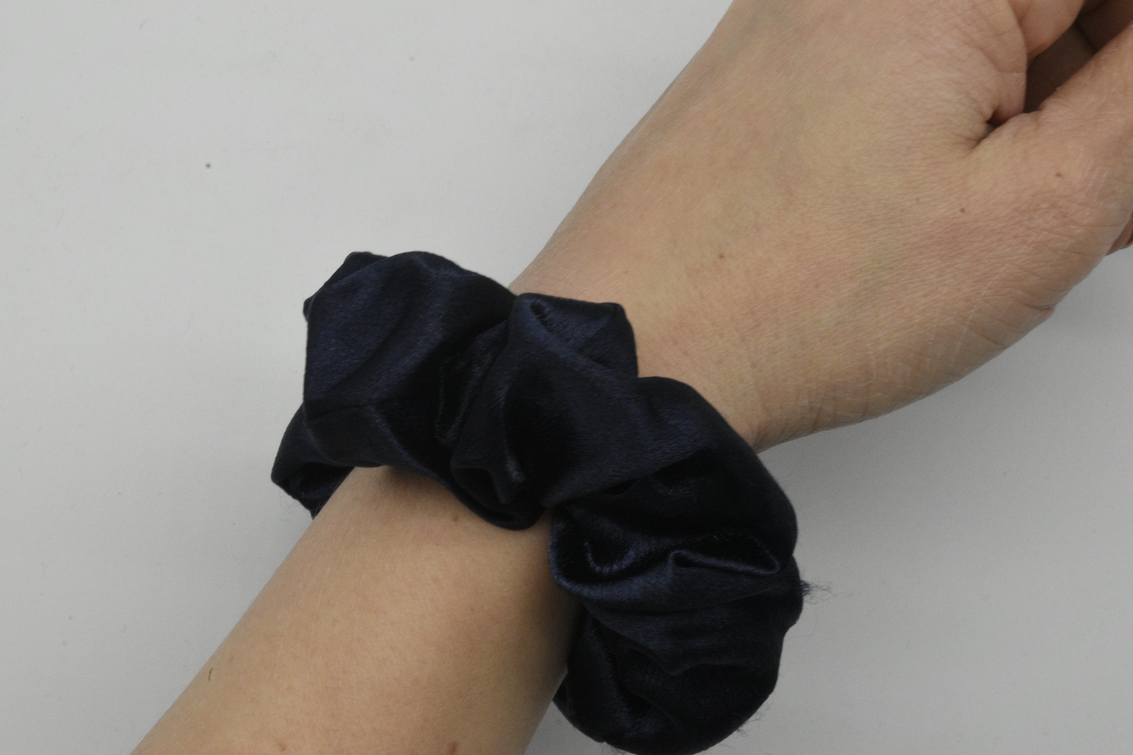Seidiges Scrunchie Schwarz Mein Shop