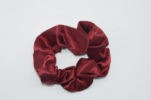 Scrunchie in Bordeaux aus Satin aus dem Geschenkset Weihnachten