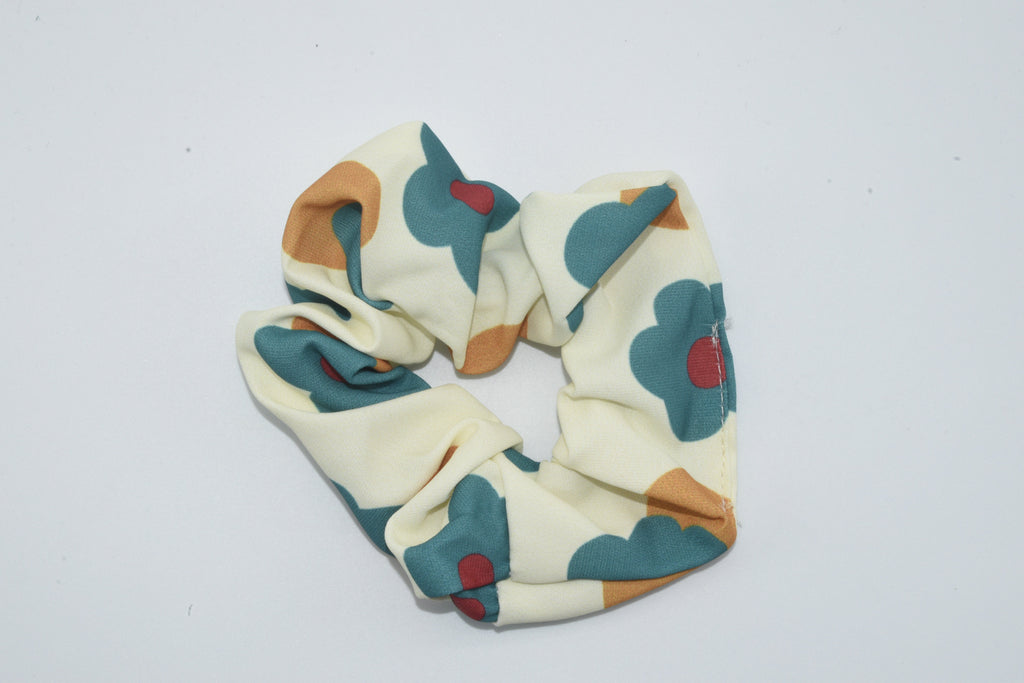 Blumiger Scrunchie in beige und grün (Kopie) Mein Shop