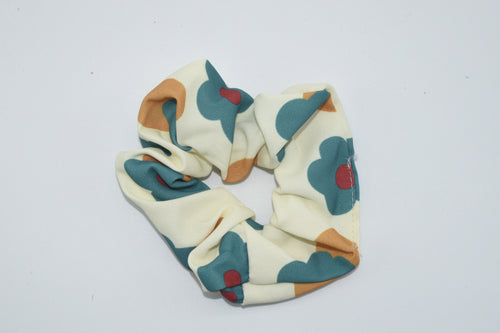 Blumiger Scrunchie in beige und grün (Kopie) Mein Shop