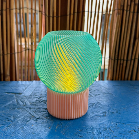 3D-Druck LED-Teelicht-Lampe – Türkiser Schirm & Apricot Fuß von WichtigeDinge