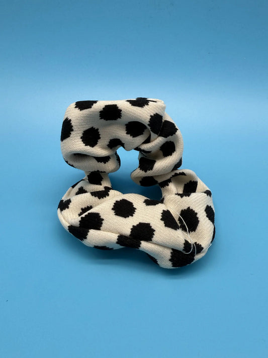 Gepunktetes Scrunchie Weiß mit schwarzen Punkten - Klassischer Polka Dot Haargummi Mein Shop