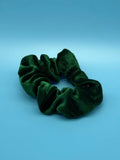 Seidiges Scrunchie Grün - Luxuriöser Haargummi in elegantem Smaragd Mein Shop