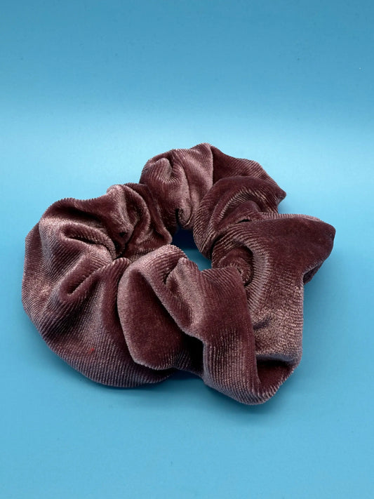 Samtiges Scrunchie Dunkles Rosa - Luxuriöser Haargummi in edler Rosé-Nuance Mein Shop