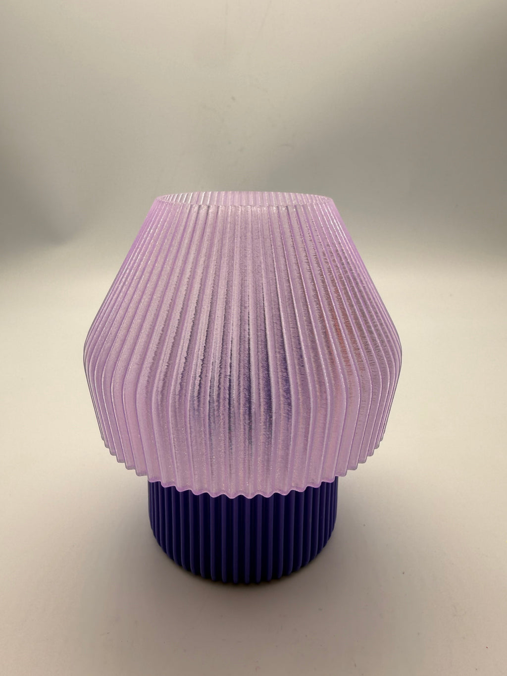 LED-Teelicht-Lampe – lila Schirm und lila Fuß