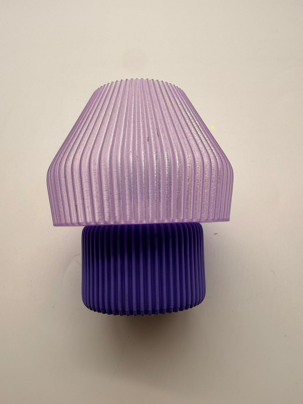 LED-Teelicht-Lampe – lila Schirm und lila Fuß