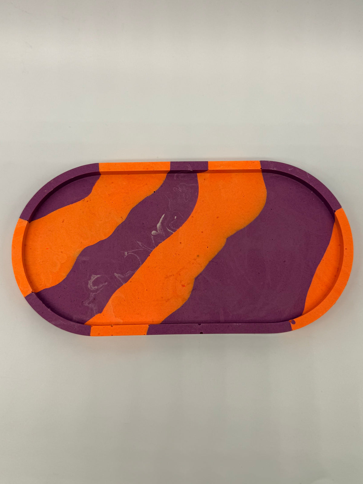 Jesmonite Ablage oval – Orange Lila Wellen