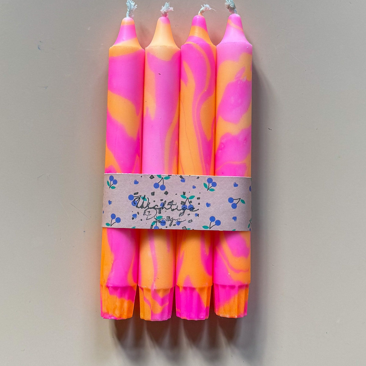 Dip Dye Kerzen 4er Set – Electric Flamingo von WichtigeDinge
