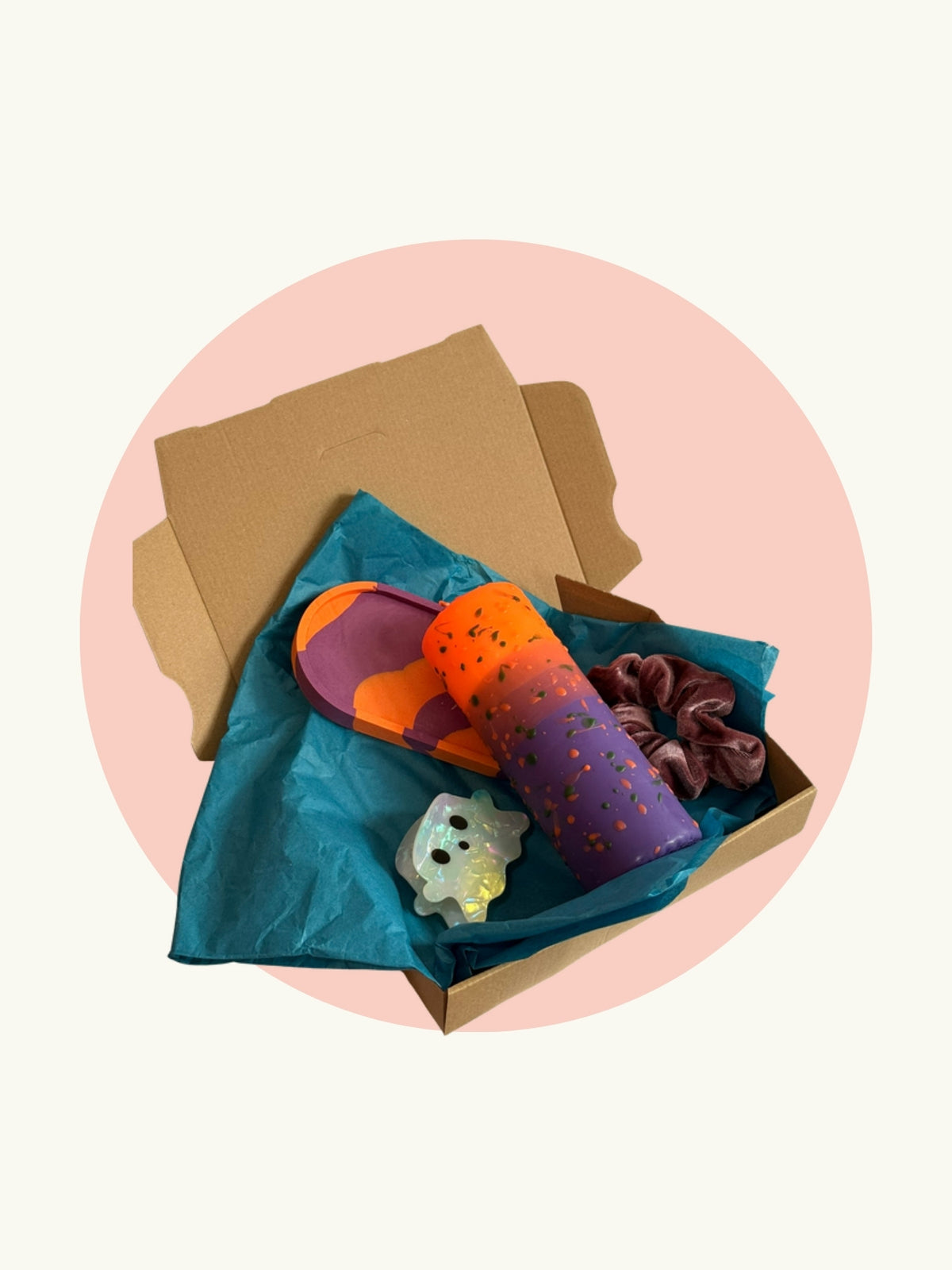 Geschenkset Halloween in Geschenkbox: Stumpenkerze Twilight Splash, Ablage, Haarklammer Geist und Scrunchie