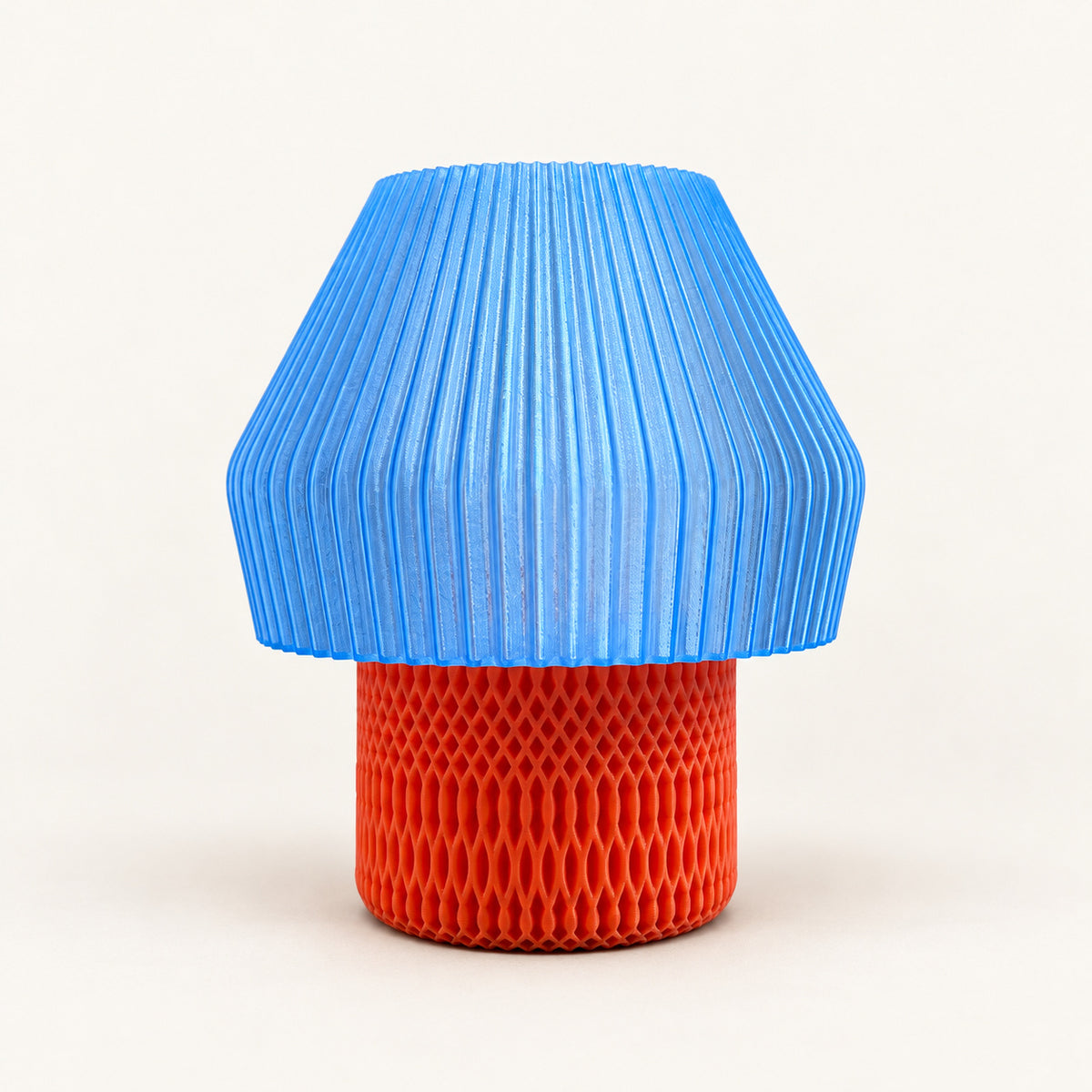 3D-Druck LED-Teelicht-Lampe – Blauer Schirm & roter Fuß – Produktfoto 3 · neutraler Hintergrund