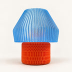 3D-Druck LED-Teelicht-Lampe – Blauer Schirm & roter Fuß – Produktfoto 4 · neutraler Hintergrund