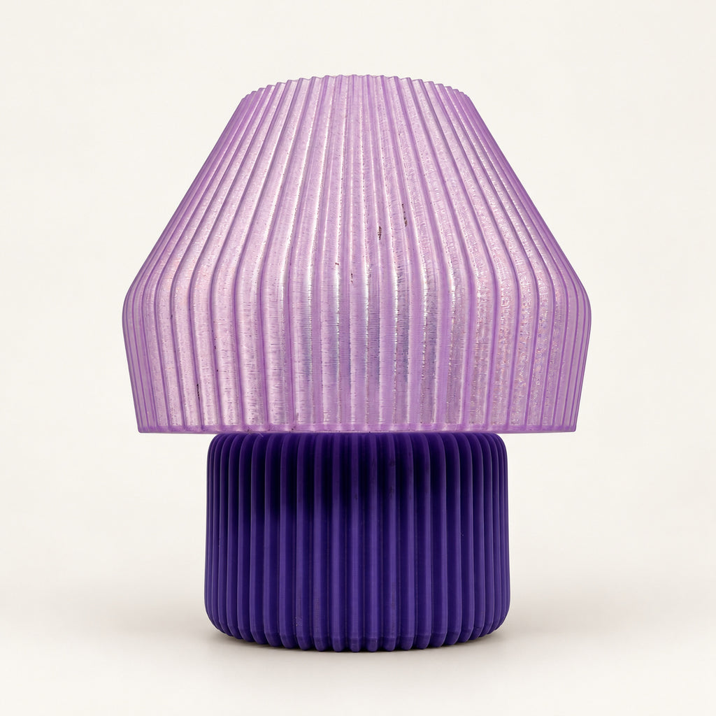 3D-Druck LED-Teelicht-Lampe – Lila Schirm & lila Fuß – Produktfoto 1 · neutraler Hintergrund