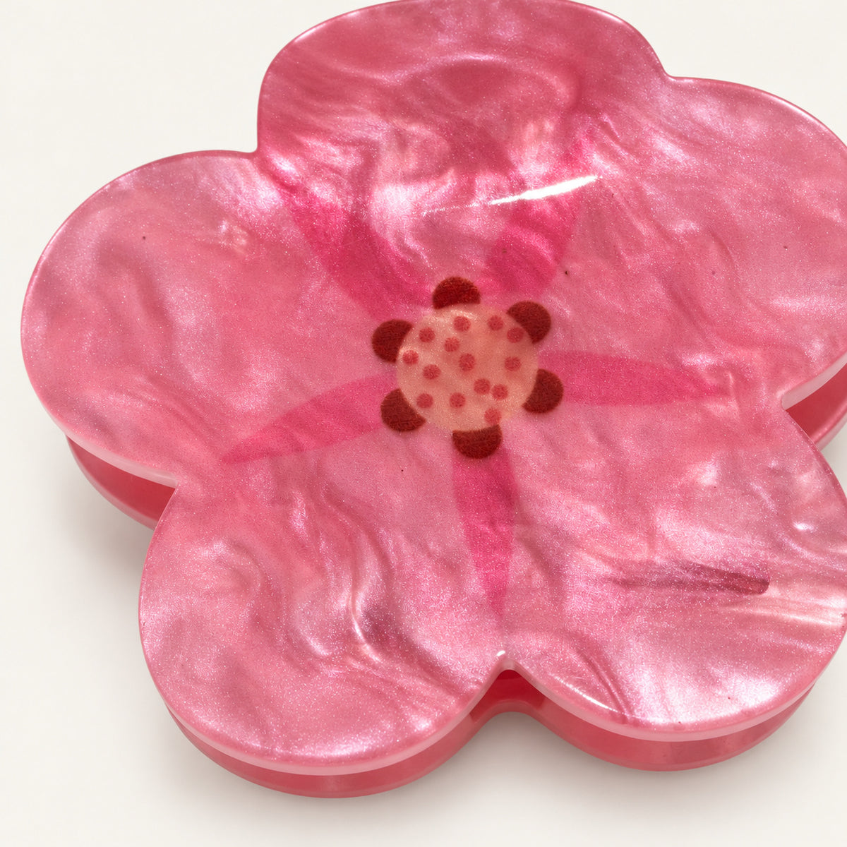 Haarklammer – Rosa Blume – Ansicht 2 · freigestellt auf neutralem Hintergrund