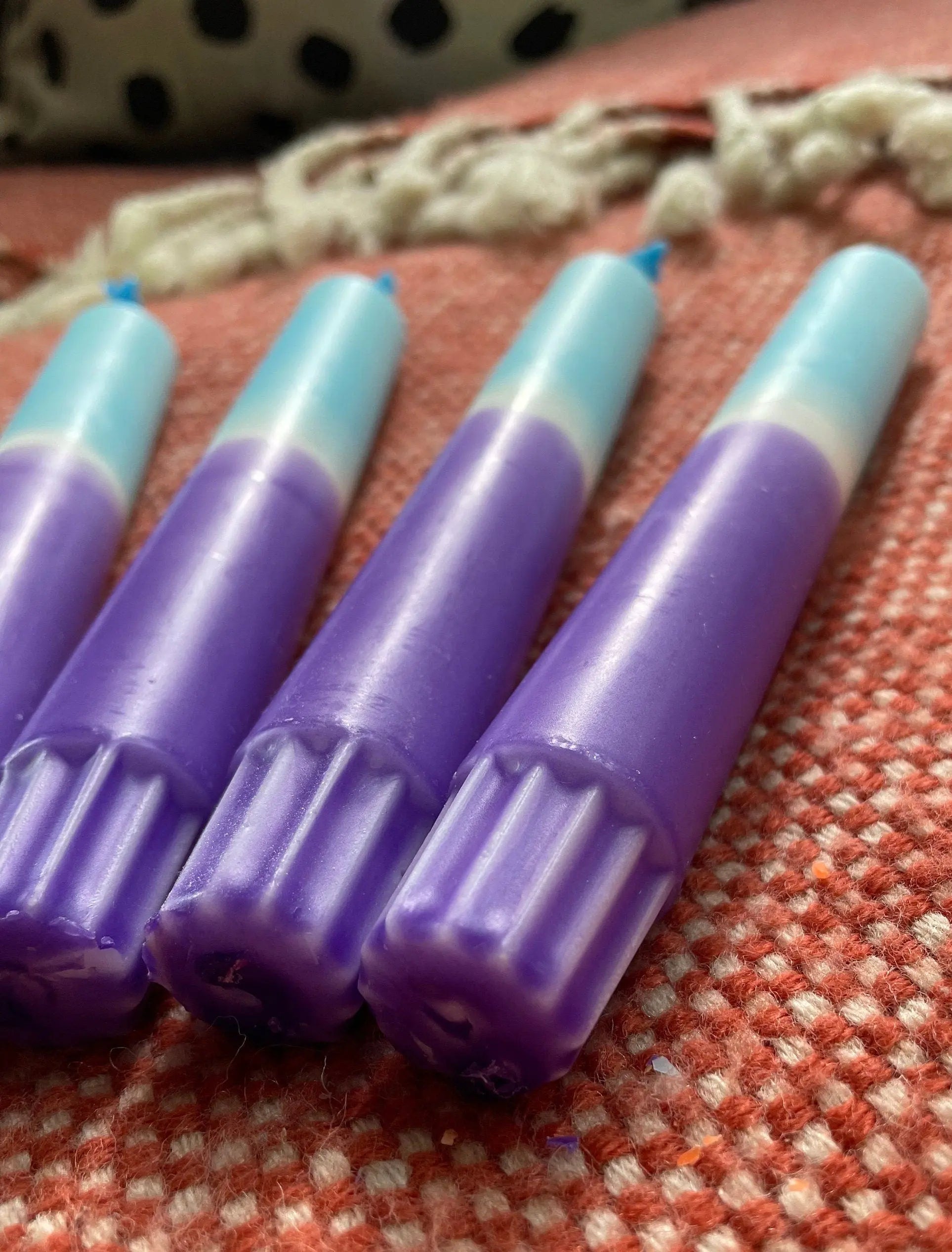 Handgefertigte Dip-Dye Kerze - Frozen Lavendel Mein Shop