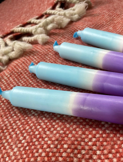 Handgefertigte Dip-Dye Kerze - Frozen Lavendel Mein Shop