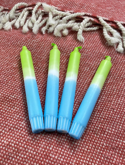 Handgefertigte Dip-Dye Kerzen Neon Grün & Blau - 19cm Stabkerzen mit 6h Brenndauer Mein Shop